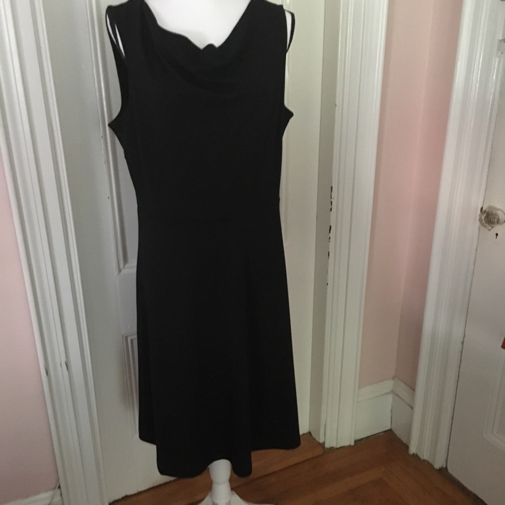 Short sleeved black dress